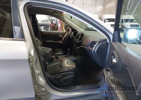 2020 Jeep Cherokee Latitude Plus Fwd z USA, uszkodzony, nr VIN 1C4PJLLB3LD605833